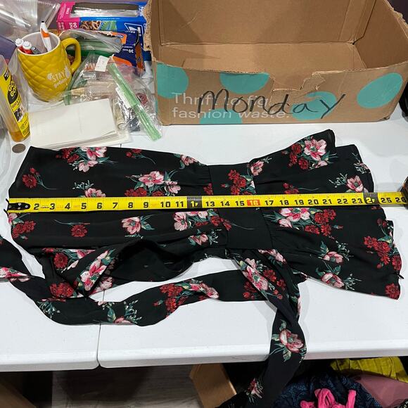 Express Black Rose Red Floral Peplum Tie Back Dark Floral Top Goth Whimsy Small - Picture 7 of 8